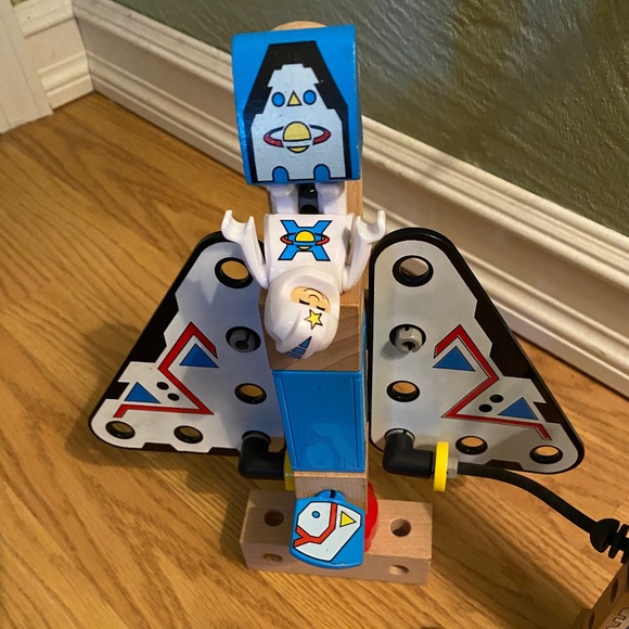 BRIO Space Man Astronaut & Shuttle - Picture 8 of 12